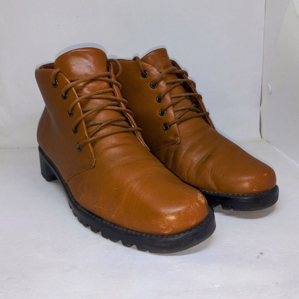 SoftSpots Leather Lace Up Boots-Size 7.5M-Brown-Minimal-Cottagecore-Comfort